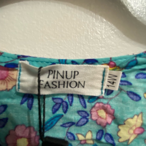 Adorable summer dress - Picture 2 of 3